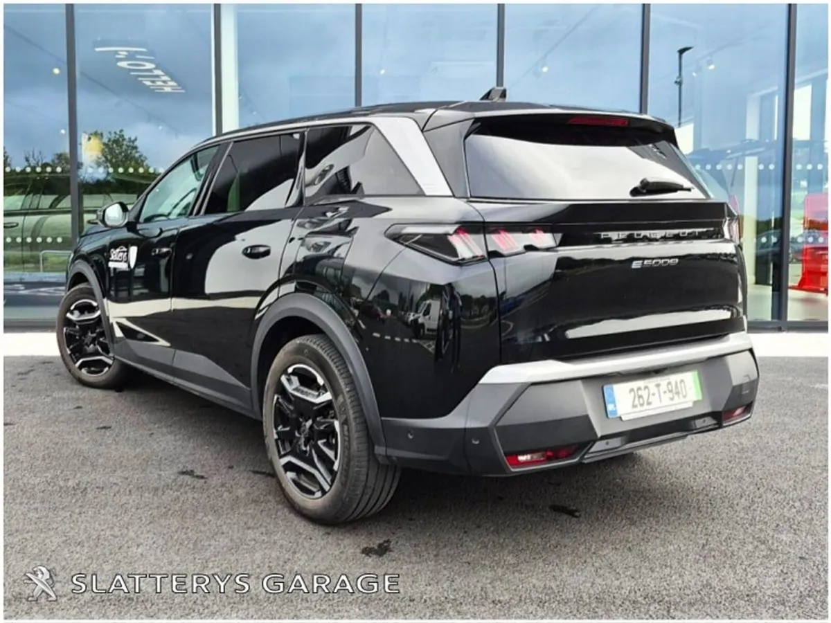 Peugeot 5008 BEV 73kwh 210hp Allure - Image 4
