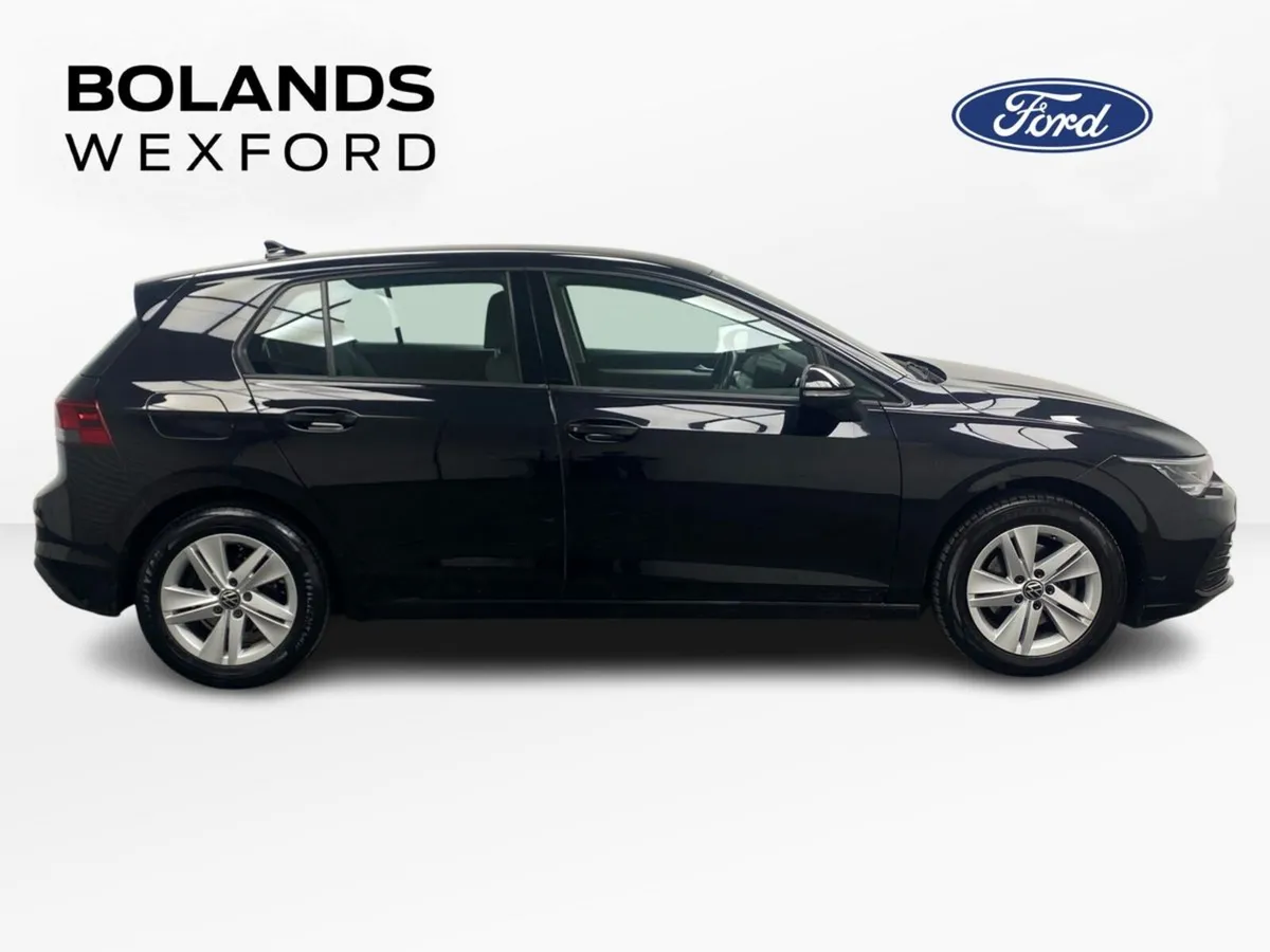 Volkswagen Golf 1.0 TSI 110HP Life - Image 4