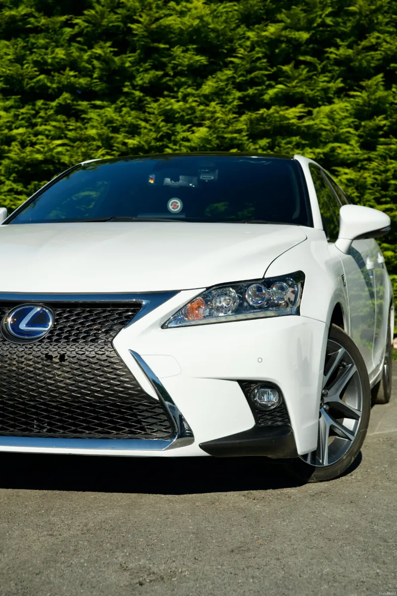 Lexus CT200H F-SPORT 2017 - Image 6