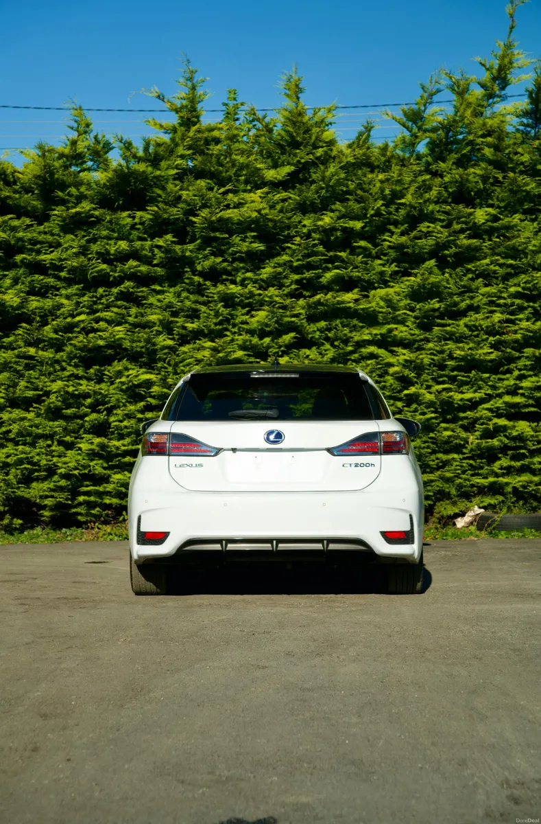 Lexus CT200H F-SPORT 2017 - Image 5