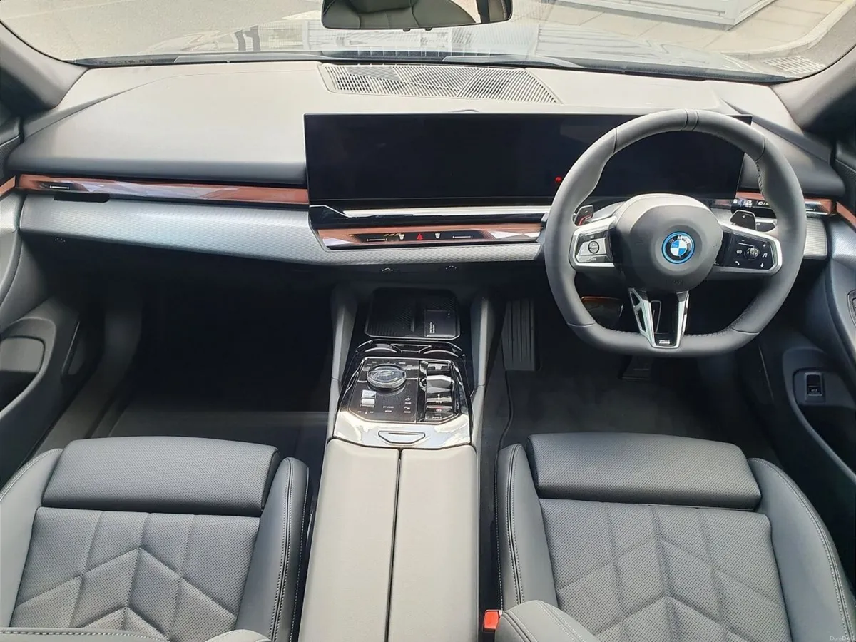 BMW 5-Series 530e M Sport Pro Saloon - Image 4