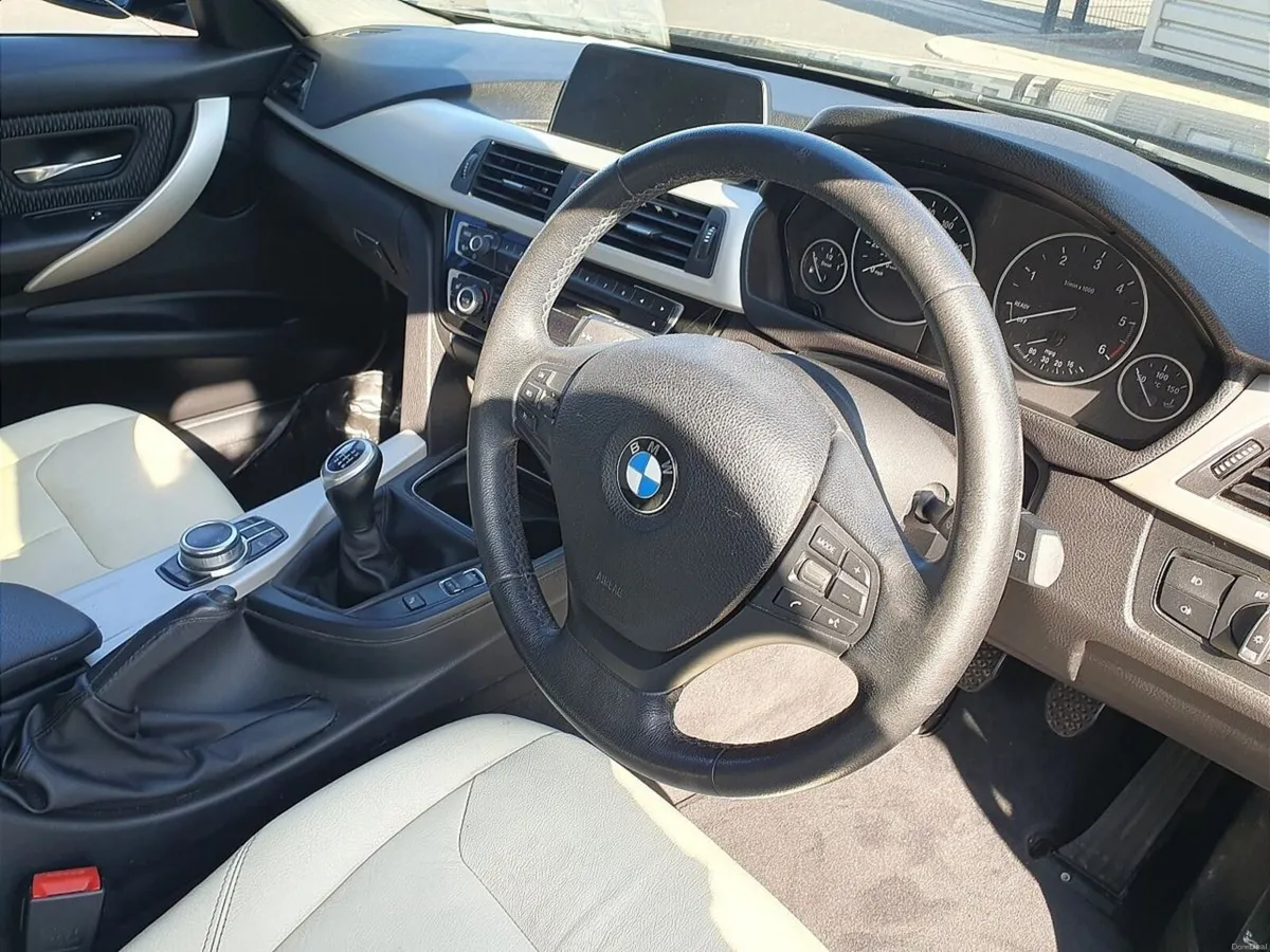BMW 3-Series 318d SE Touring - Image 6