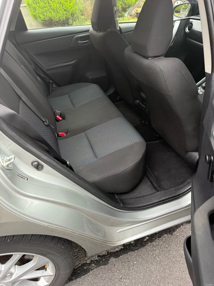 2015 Toyota auris for sale - Image 6