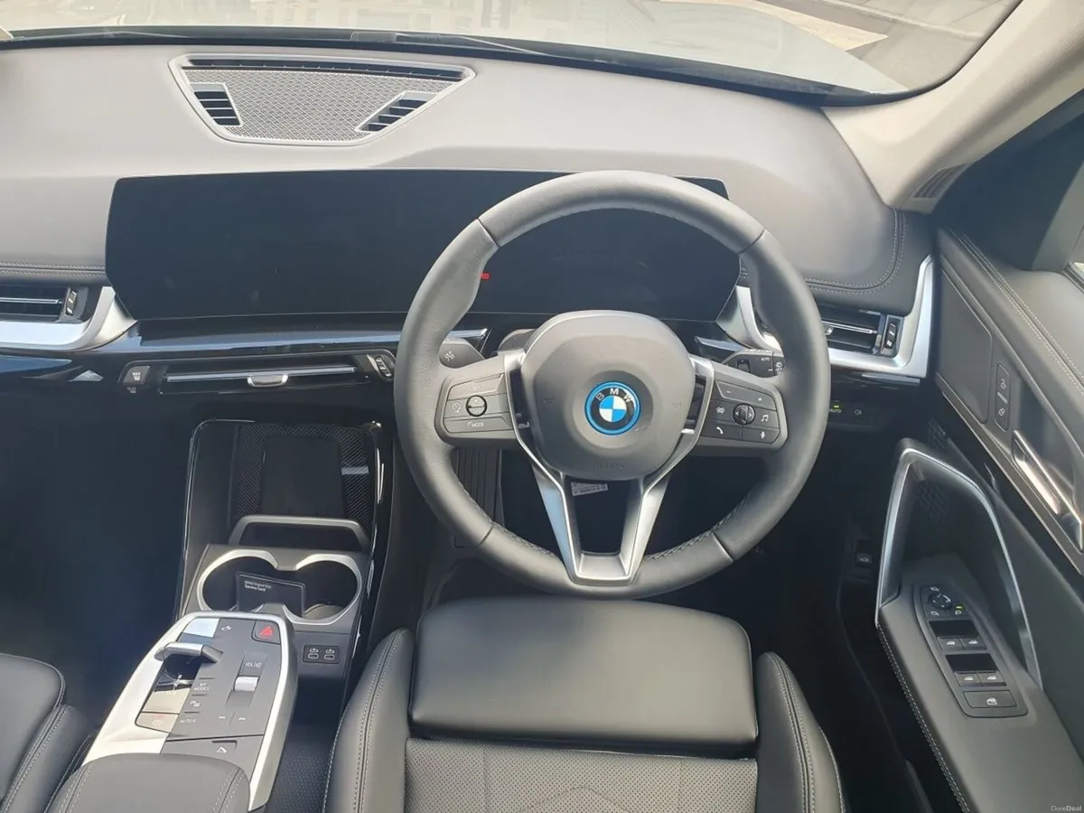 BMW iX1 eDrive20 xLine - Image 5