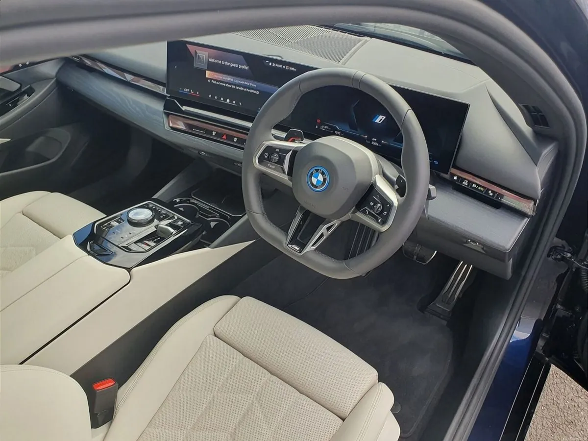 BMW 5-Series 530e M Sport Saloon - Image 6