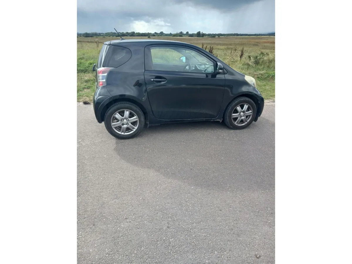 Toyota iQ 1.0 VVTI 2 3DR - Image 1