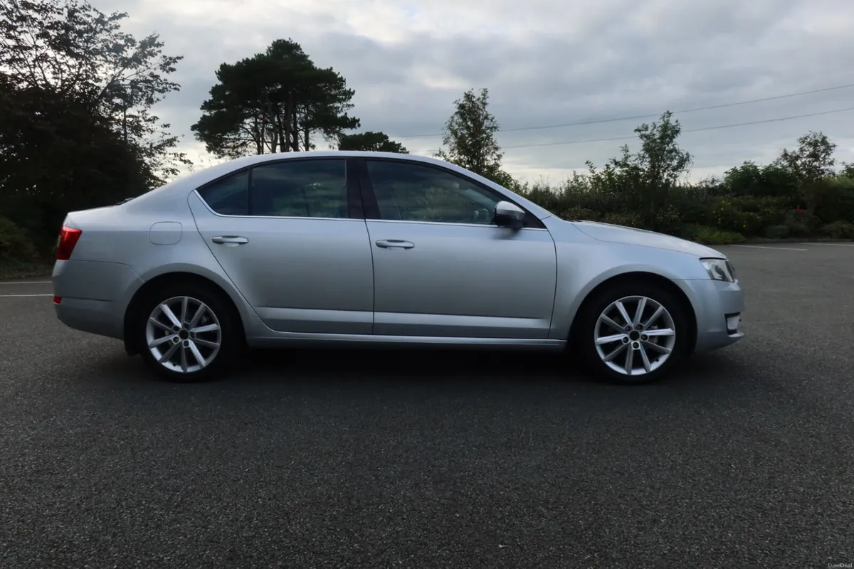 Skoda Octavia 1.6 TDI – Immaculate Condition - Image 3