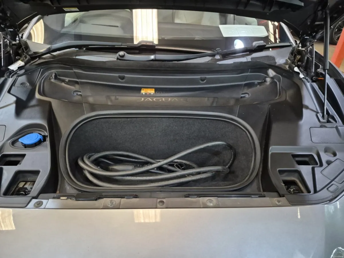 Jaguar I-Pace R-DYNAMIC SE 90KWH 400P - Image 3