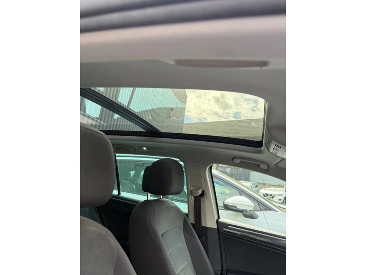 Volkswagen Tiguan R-LINE 2.0 TDI MANUAL 6SPEED FWD - Image 4