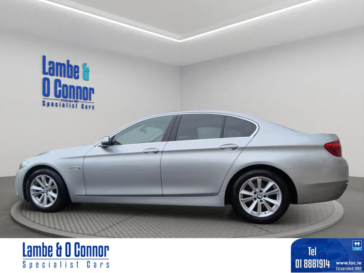 BMW 5-Series 520d SE AUTOMATIC **** SILVER / BLACK - Image 4