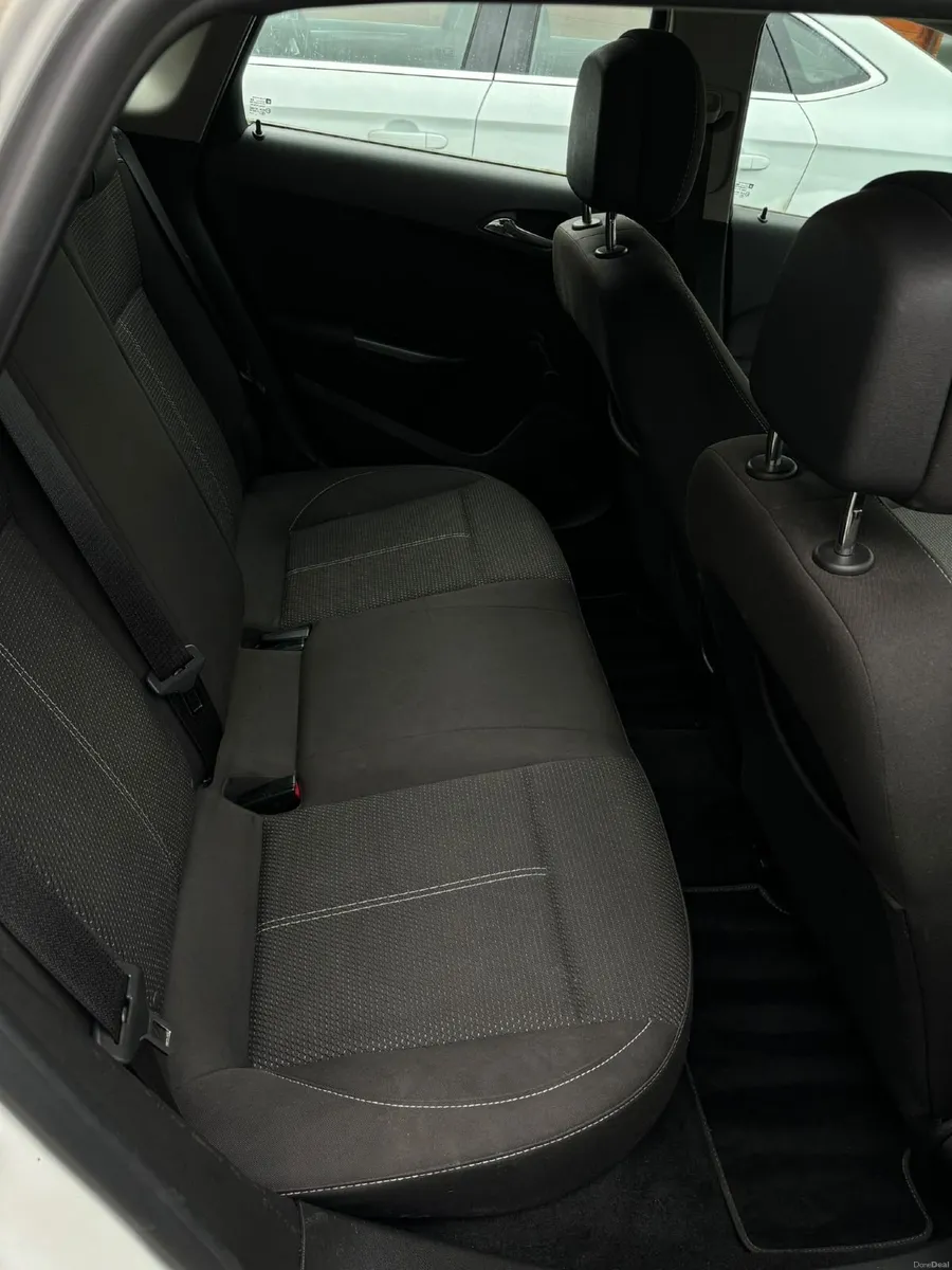 Opel Astra 2013 - Image 3