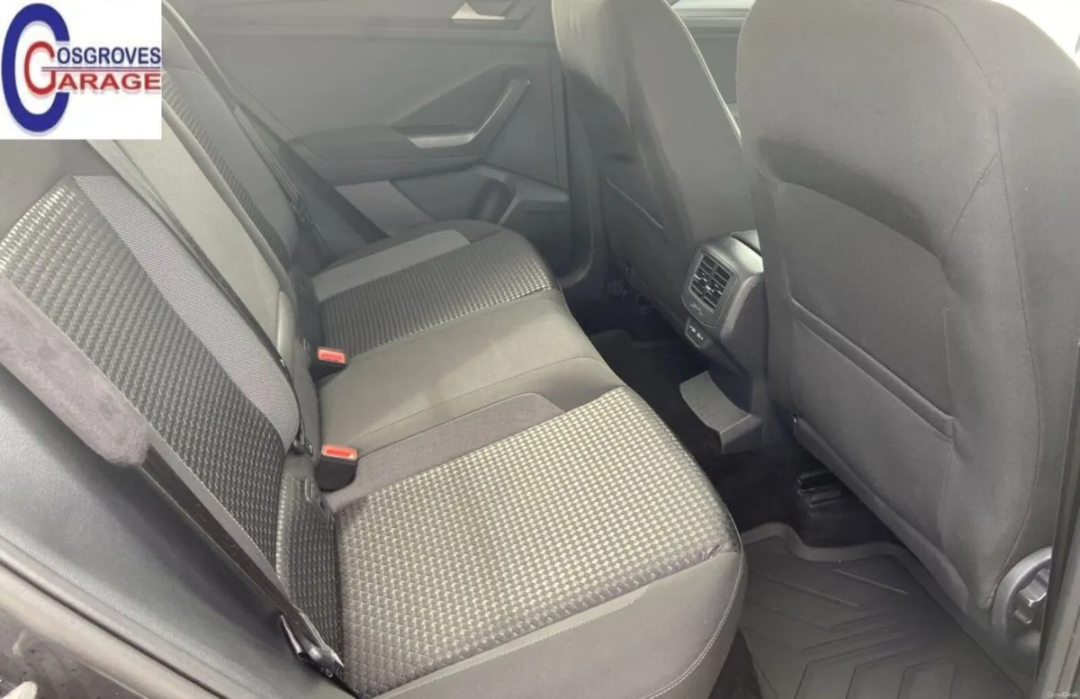 Volkswagen T-Roc 2022 - Image 4