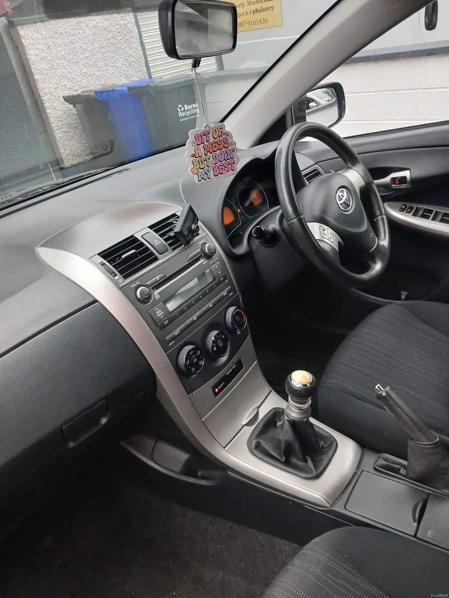 Toyota Corolla 2010 - Image 3
