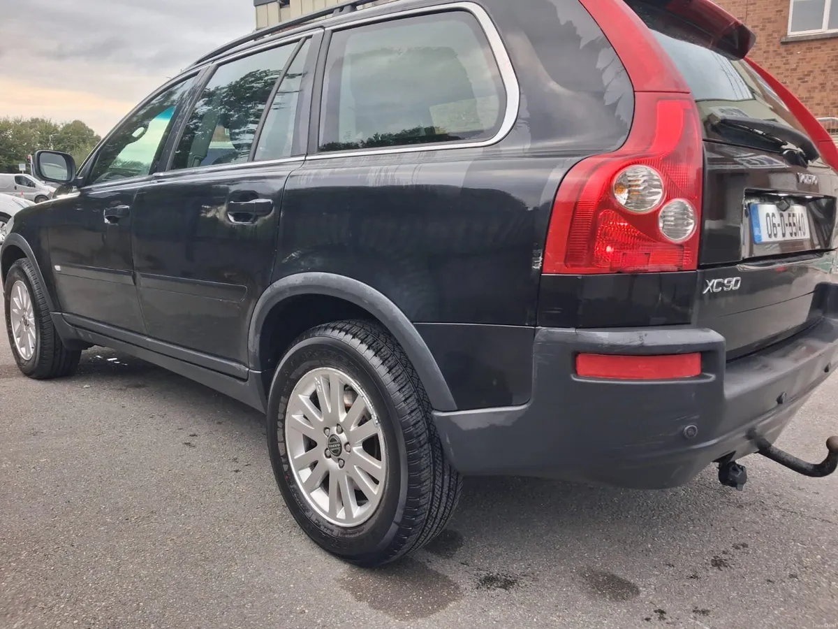 Volvo xc90 7 seats - Image 4
