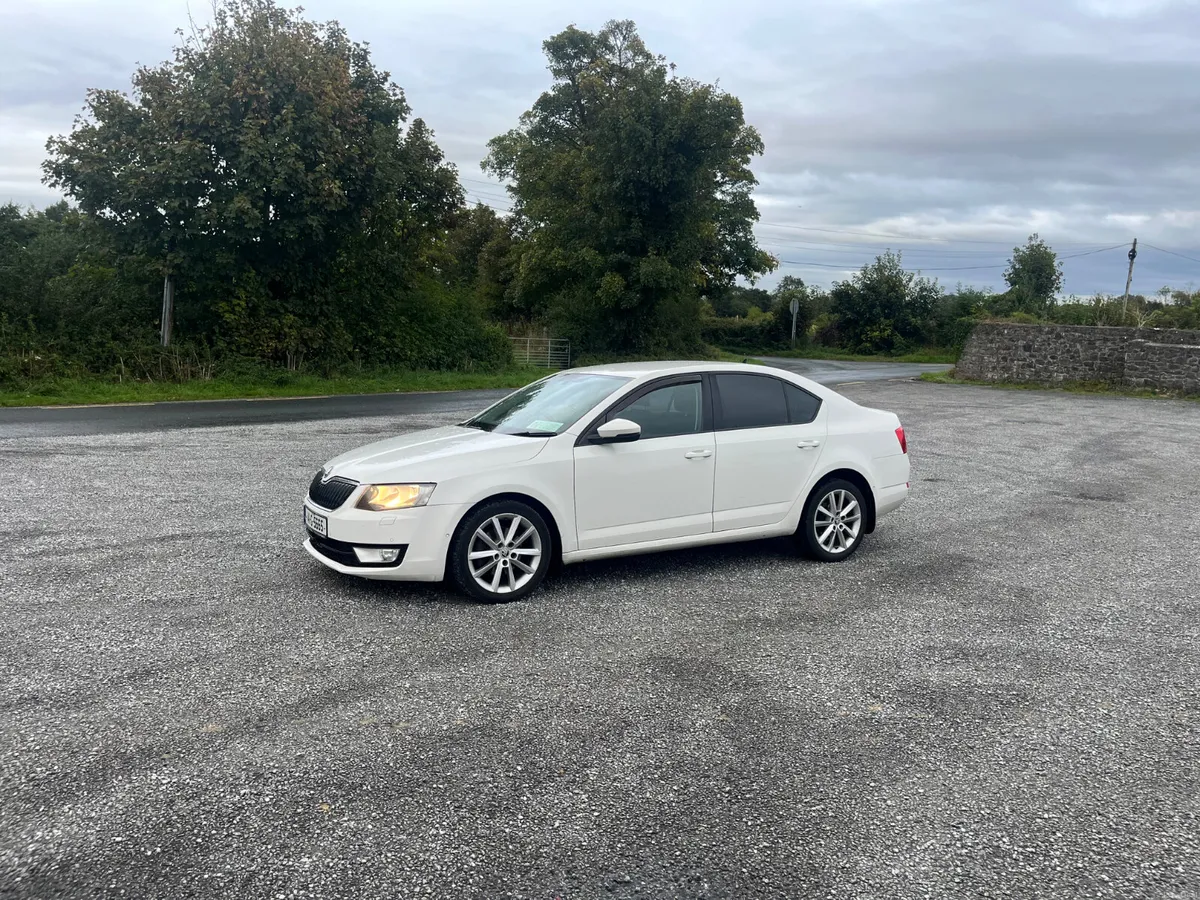 2014 Skoda Octavia 2.0 TDI Elegance model - Image 2