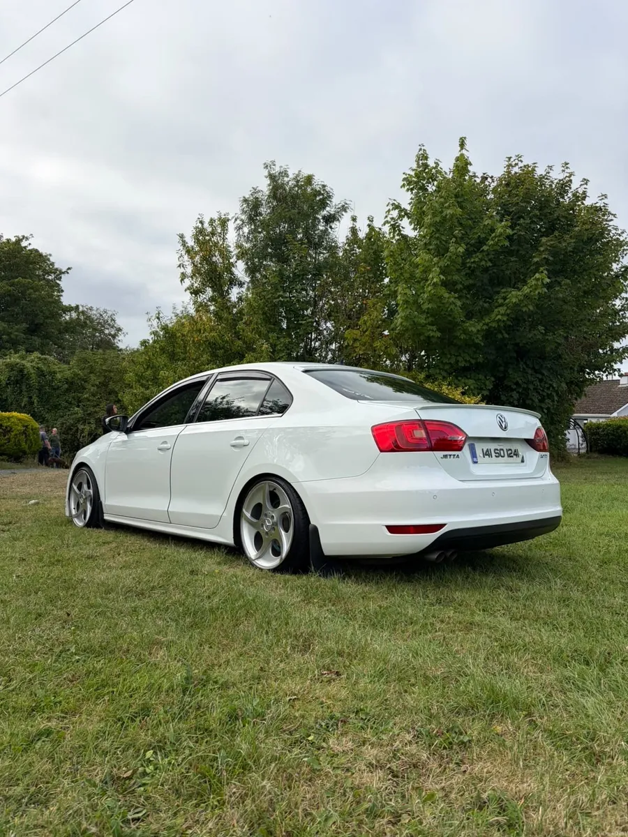 2014 Volkswagen Jetta 2.0 TDI Sport 140BHP - Image 4