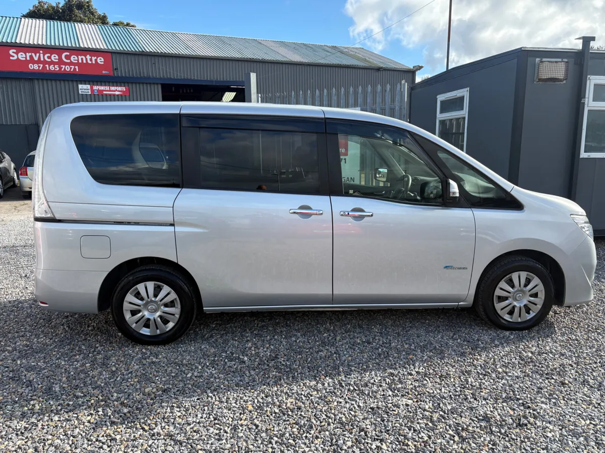 152 Nissan Serena 8 seater 2.0 Automatic - Image 2