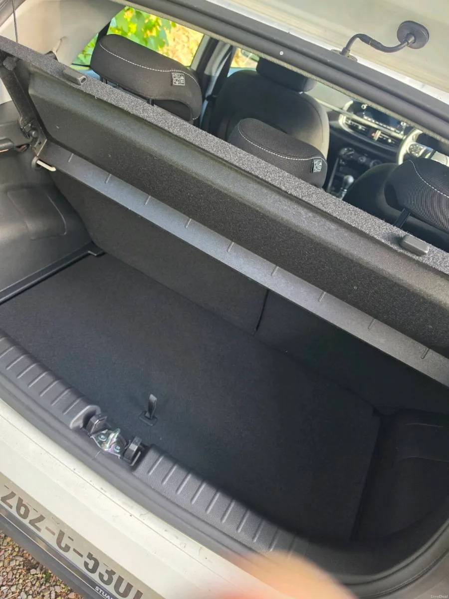 Car - Image 6
