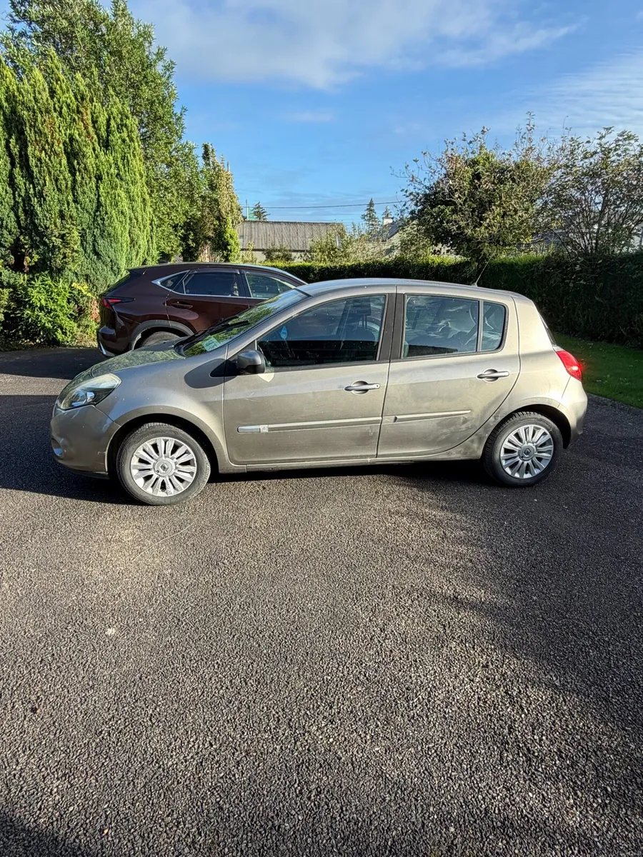 Renault Clio - Image 2