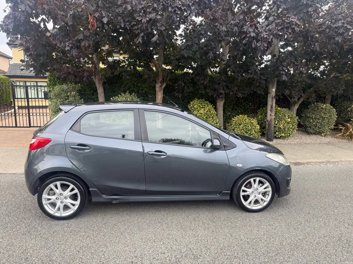 Mazda 2 petrol NCT 1/27 Tax 5/27 low km - Image 6