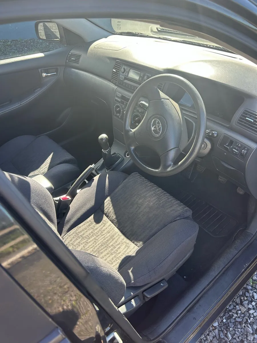 Toyota Corolla - Image 6