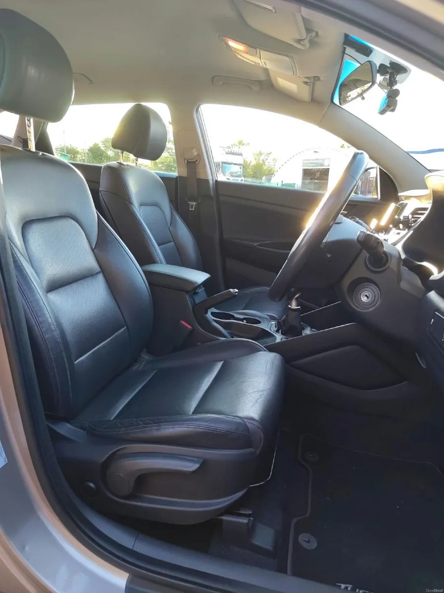 Hyundai Tucson Executive 2018. Leather seats - Image 5