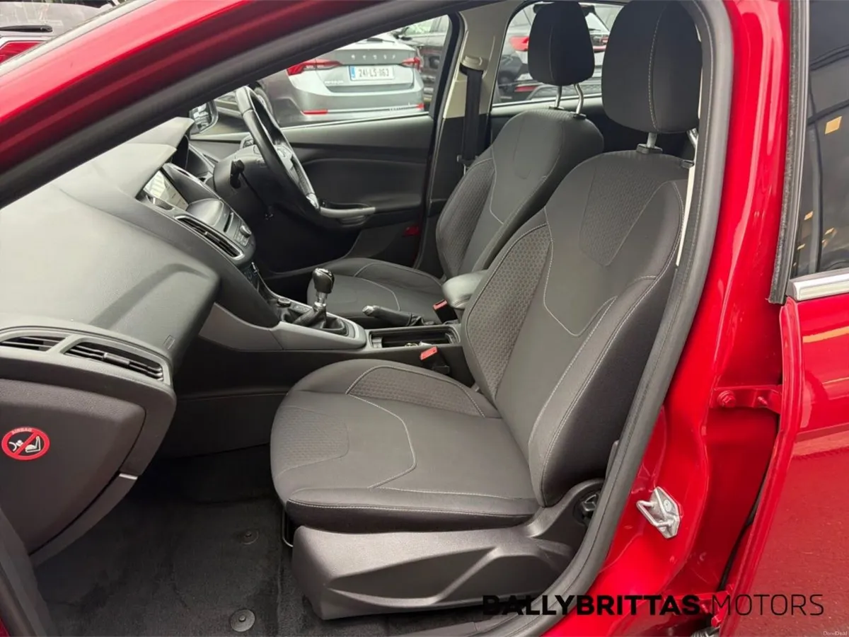 Ford Focus 1.5 TDCi  Zetec - Image 6