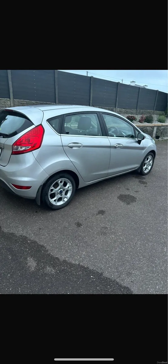Car - Image 4