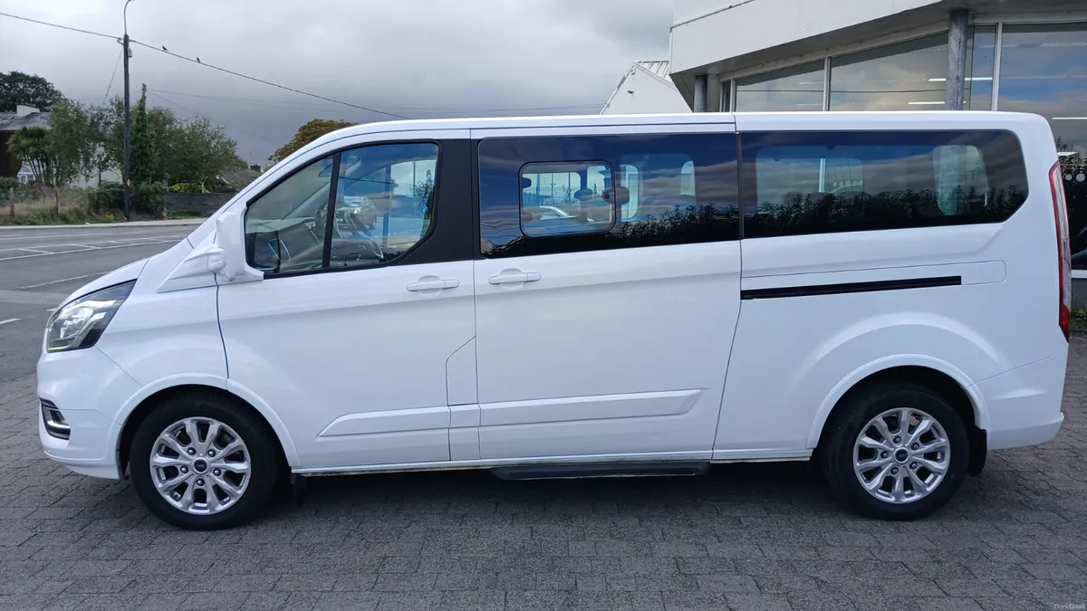 2019 FORD CUSTOM TOURNEO LWB 9 SEAT LEATHER - Image 3