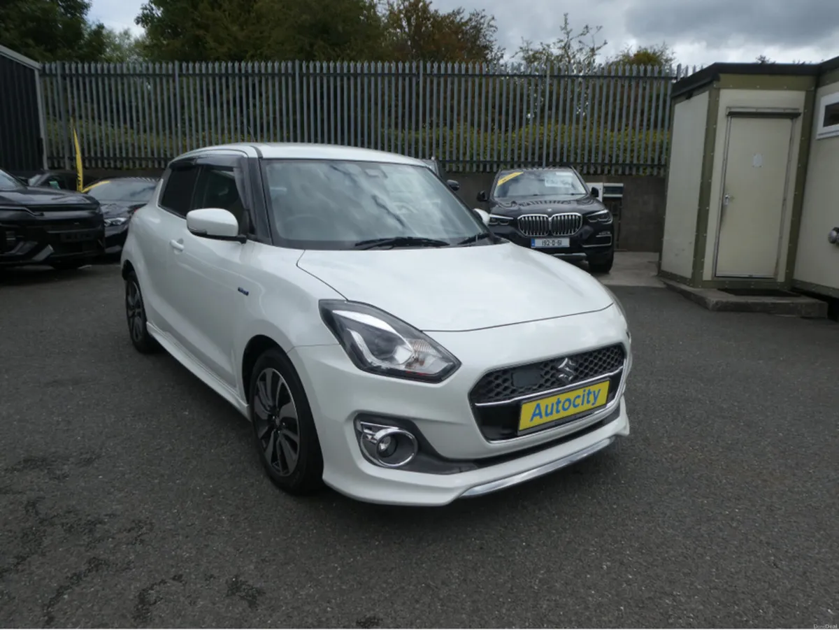 Suzuki Swift RS Hybrid Fresh NCT - Image 1