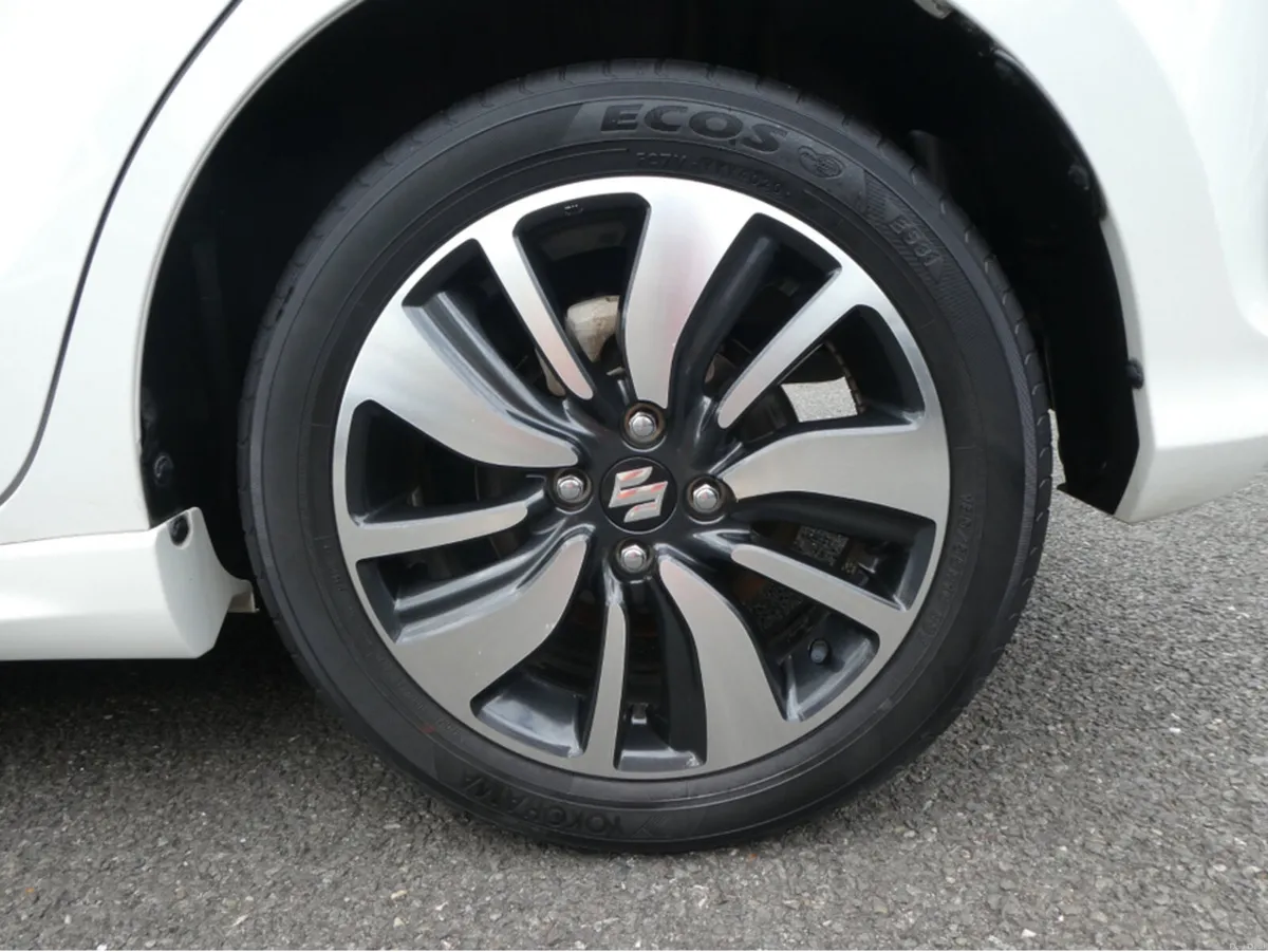 Suzuki Swift RS Hybrid Fresh NCT - Image 5