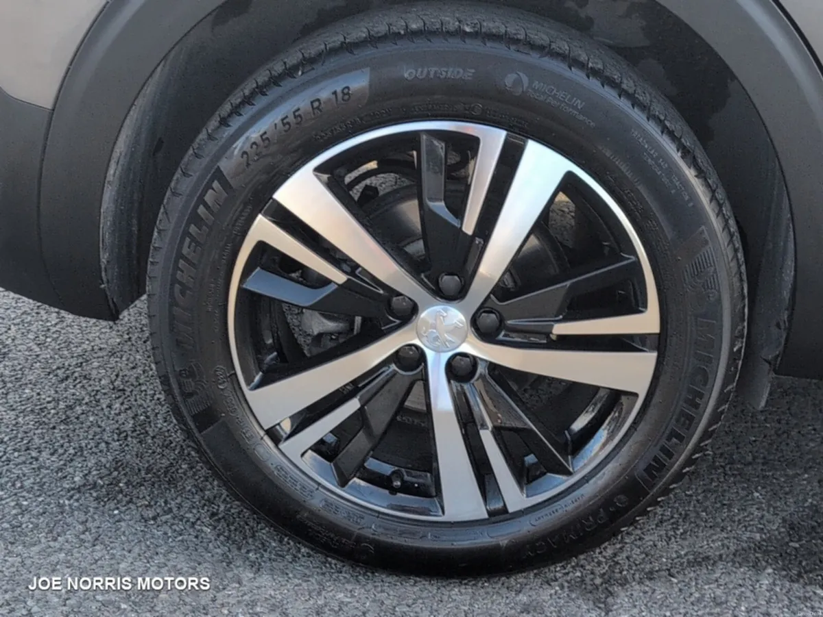Peugeot 5008 GT 1.2 MHEV 136 - Image 5