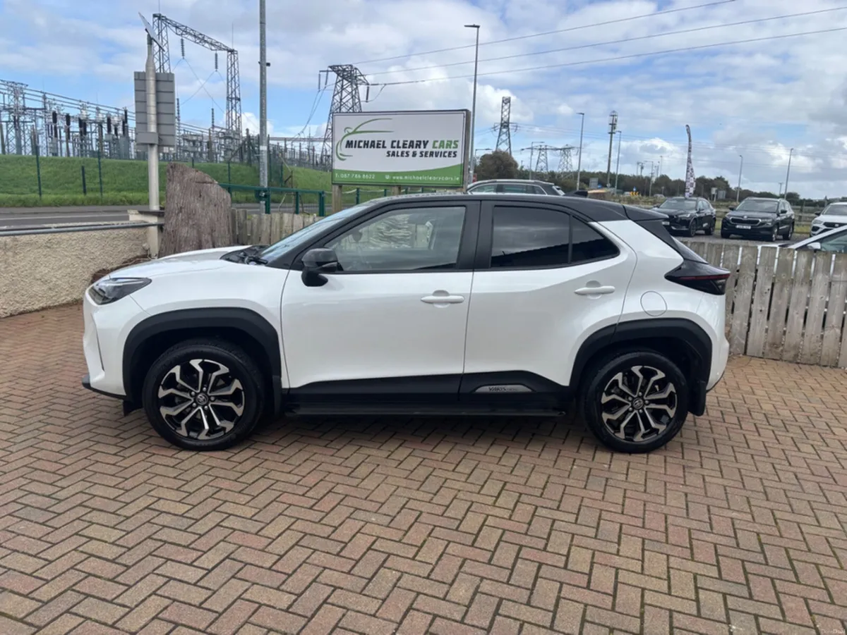 Toyota Yaris Cross CR CROSS LUNA SPORT 4DR AUTO - Image 3