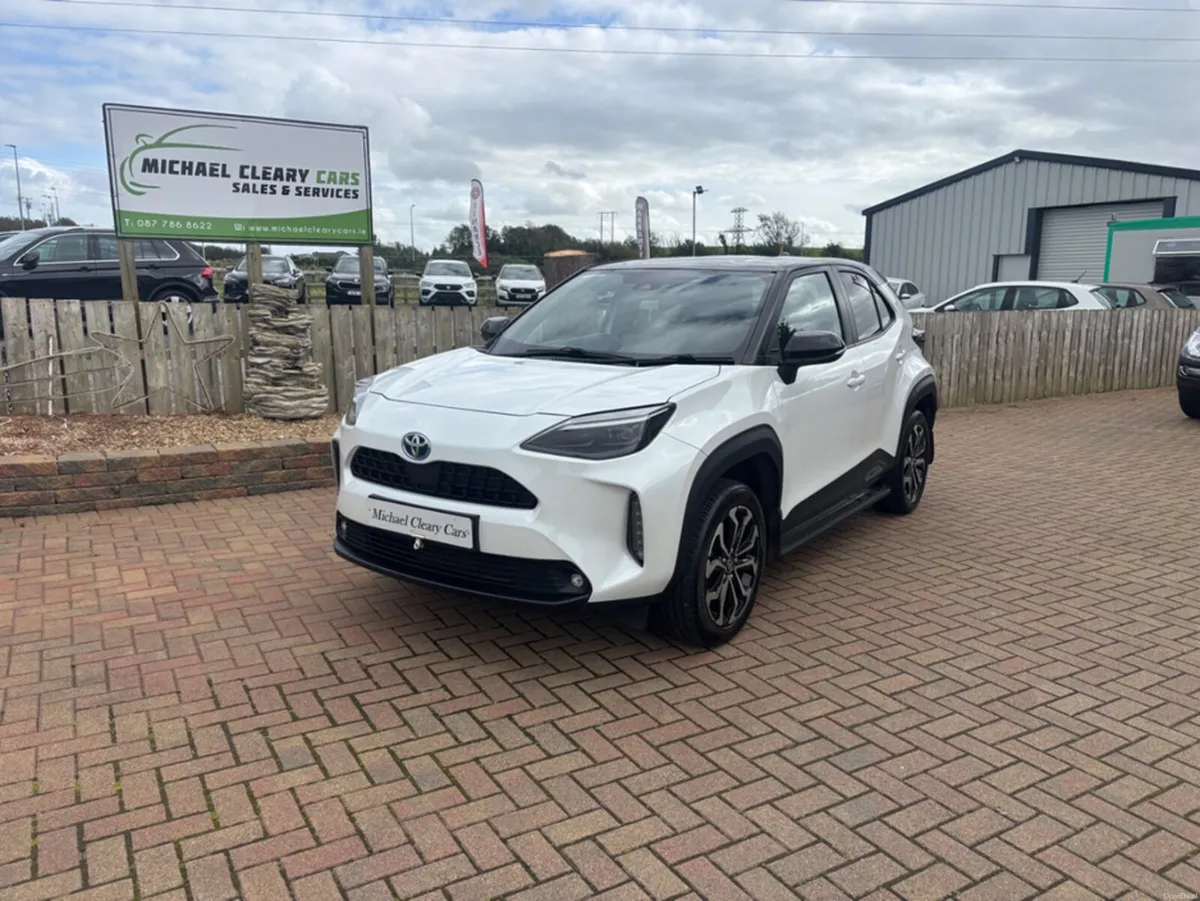 Toyota Yaris Cross CR CROSS LUNA SPORT 4DR AUTO - Image 1