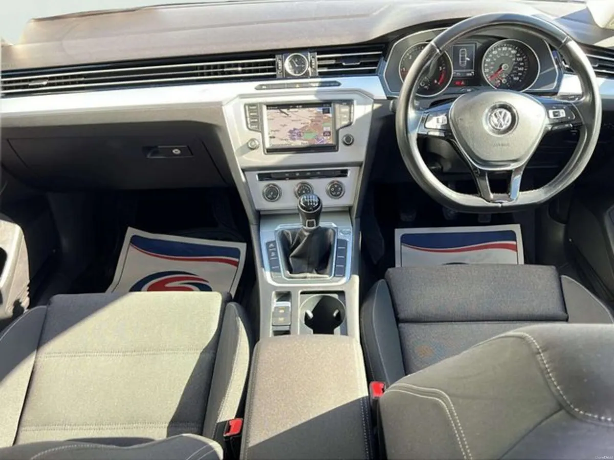 Volkswagen Passat 2.0 TDI SE Business BMT 150PS 4D - Image 5