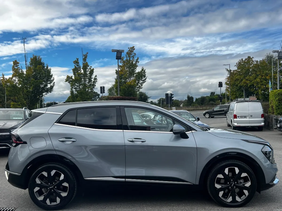 Kia Sportage K4 PLUG IN HYBRID AUTO *HIGH SPEC* - Image 4