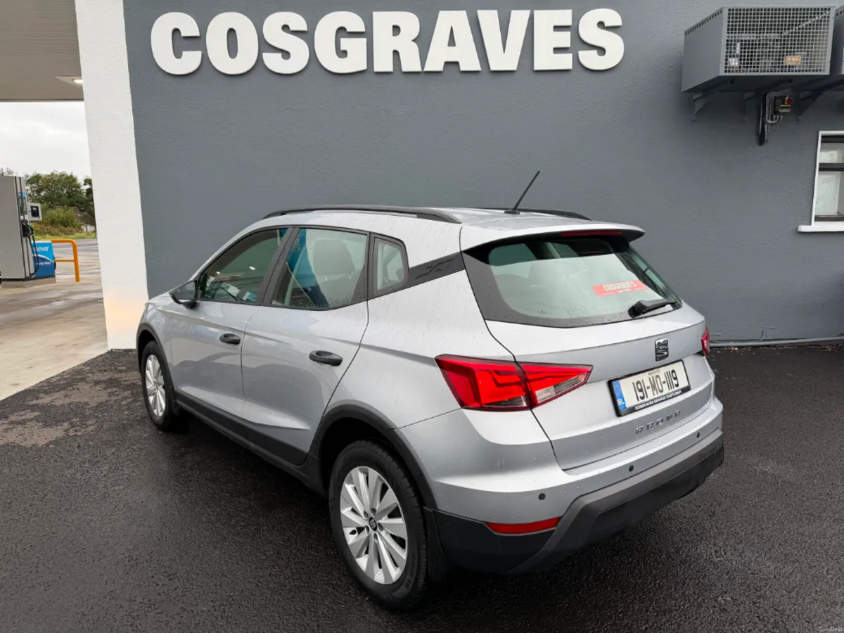 SEAT Arona 1.0tsi 95HP * BLUETOOTH / PARKING SENSO - Image 4