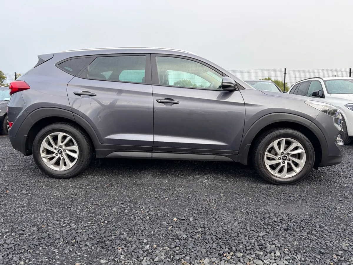 2016 HYUNDAI TUSCON EXECUTIVE LOW KMS - Image 3