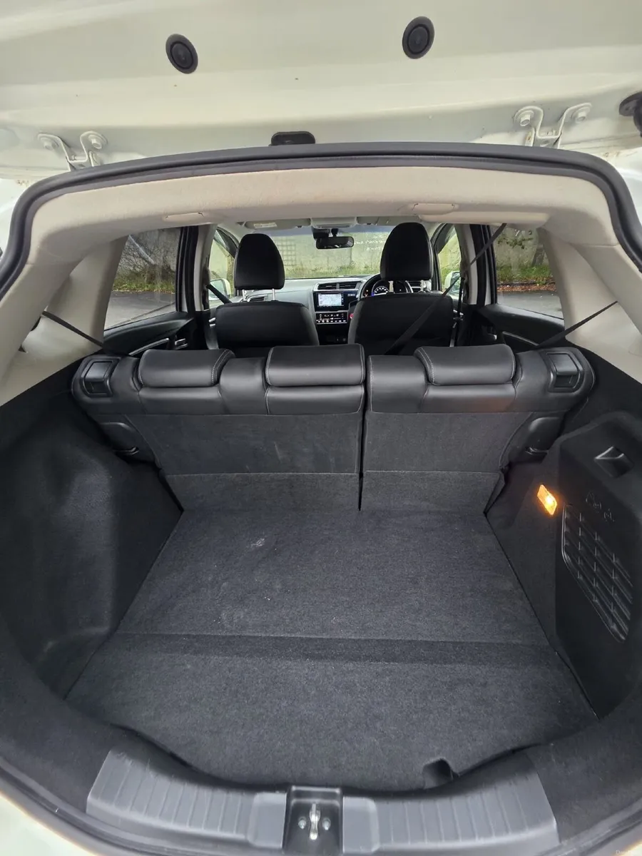 Honda Fit 2017 auto hybrid - Image 5