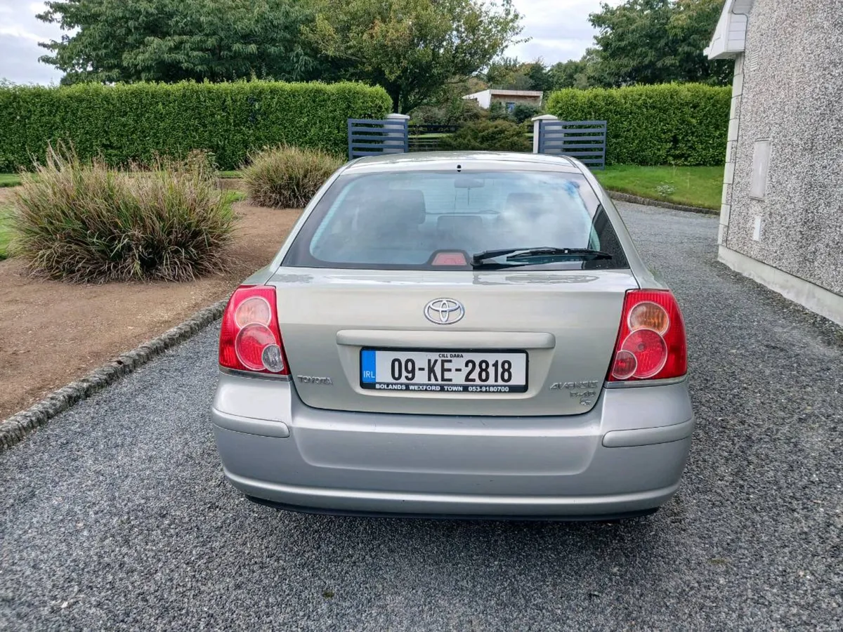 09 Toyota avensis - Image 4