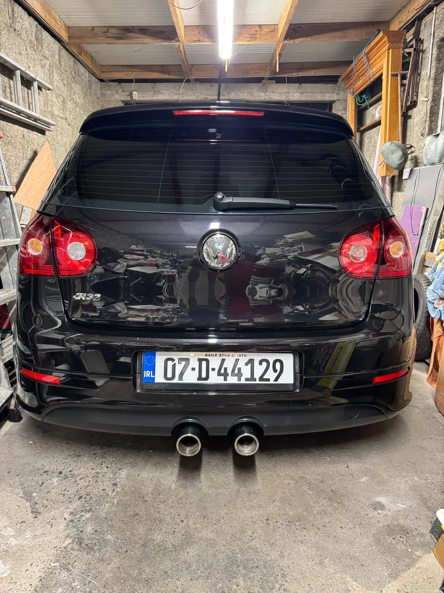 Volkswagen Golf R32 - Image 5