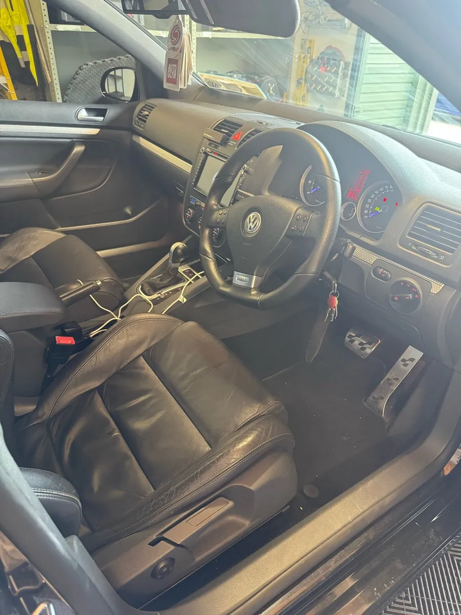 Volkswagen Golf R32 - Image 4