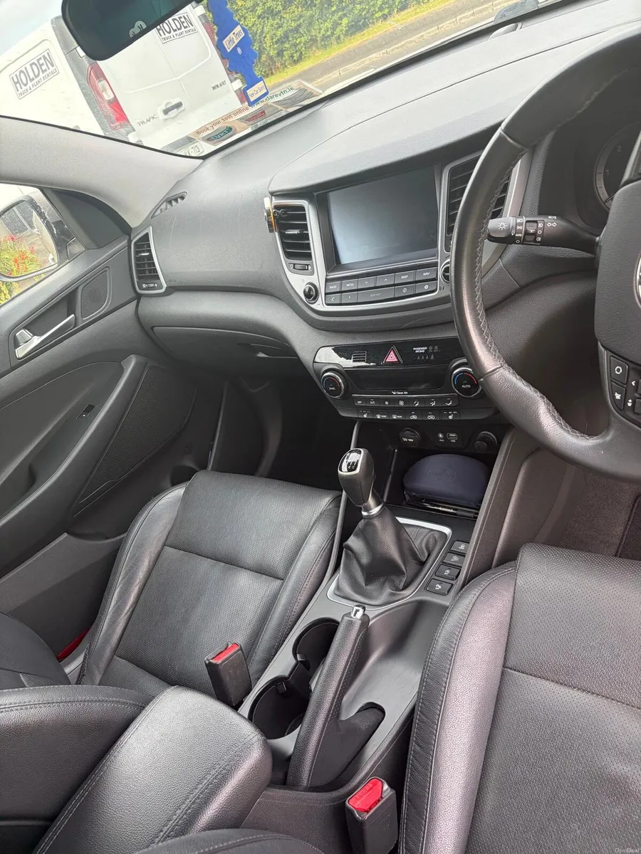 Hyundai Tucson 1.7 Executive Diesel - Image 5