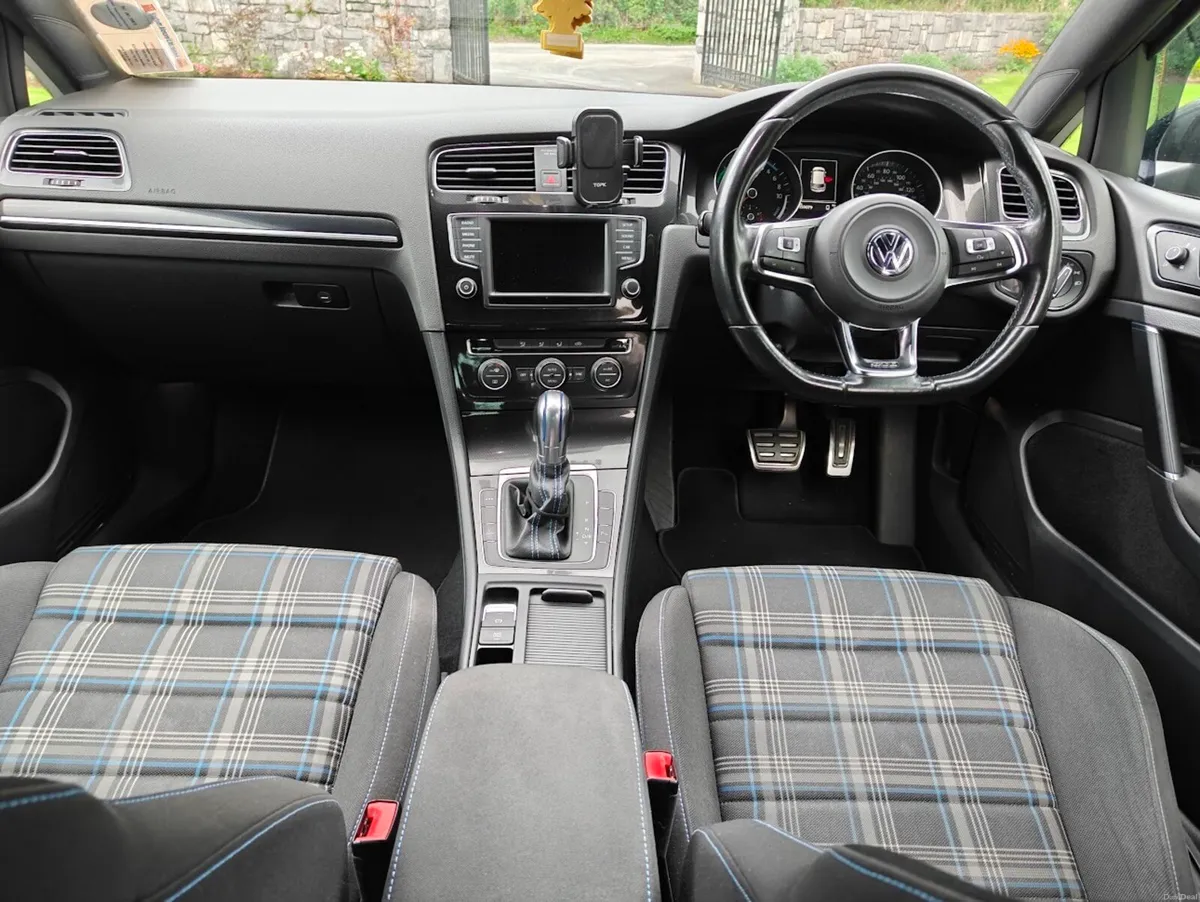 Volkswagen Golf GTE plug in hybrid - Image 5