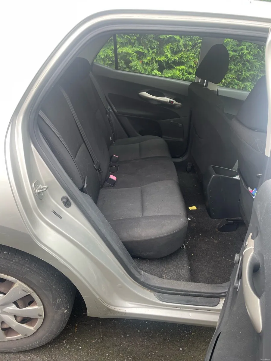 Toyota Auris 2007 Silver - Image 6