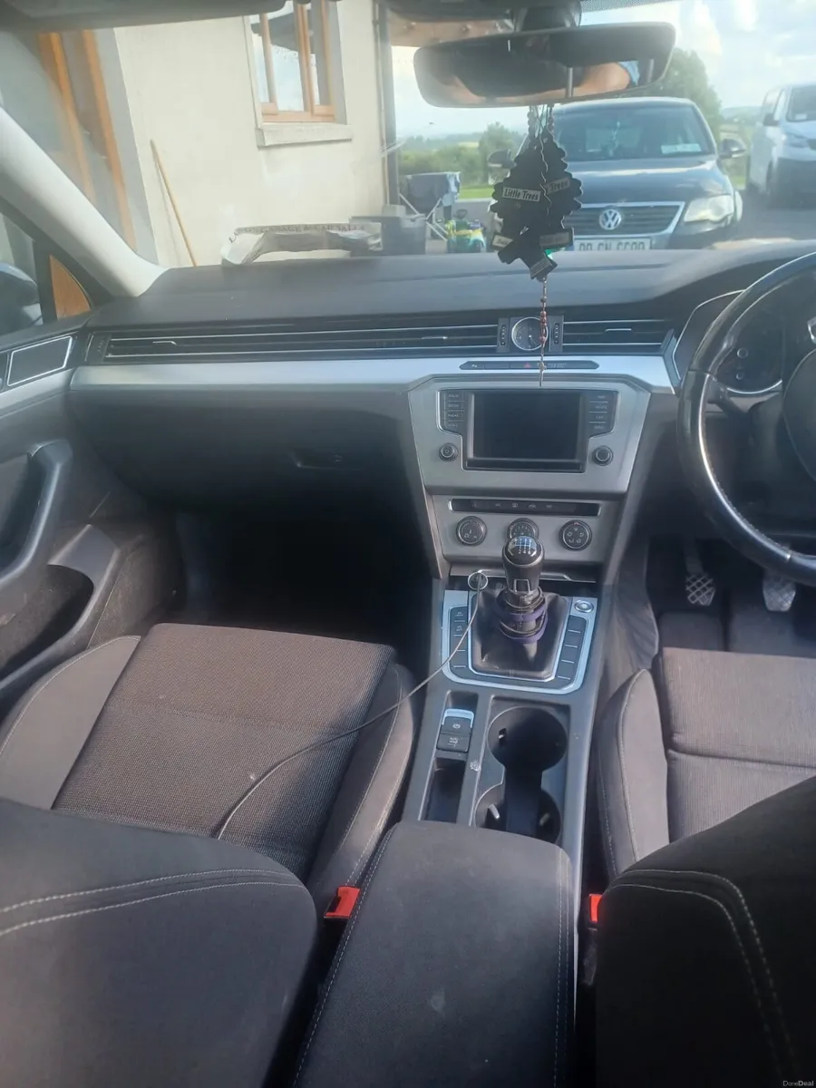 Car - Image 5