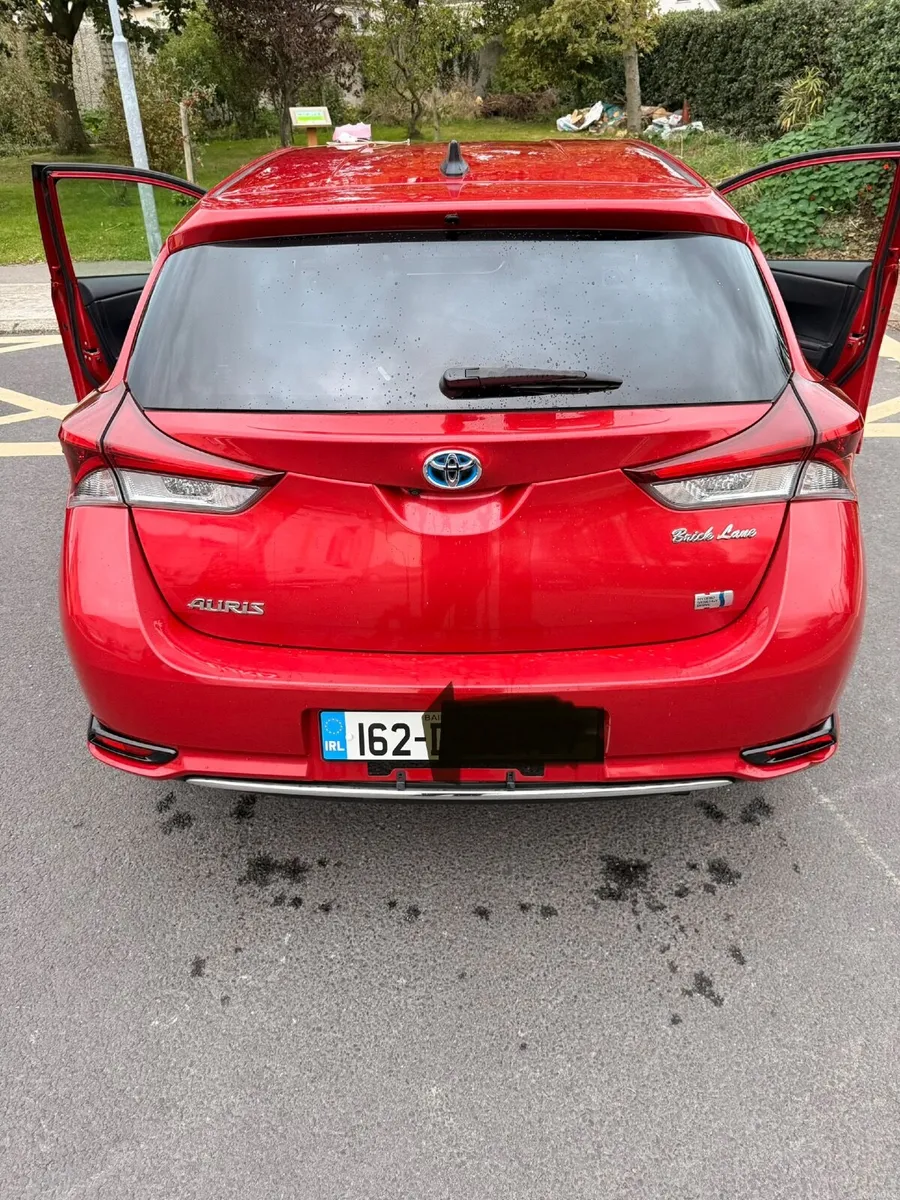 Toyota Auris 2016 - Image 2