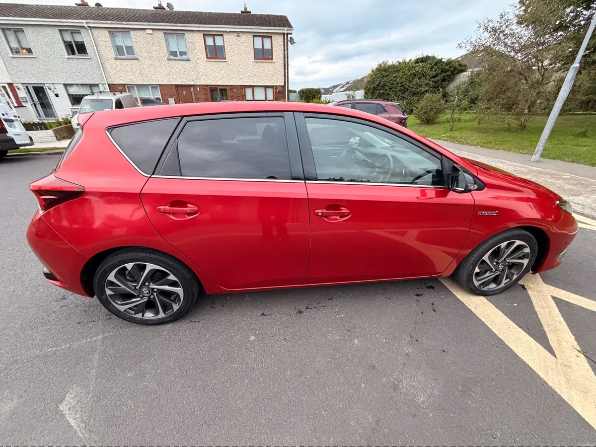 Toyota Auris 2016 - Image 5