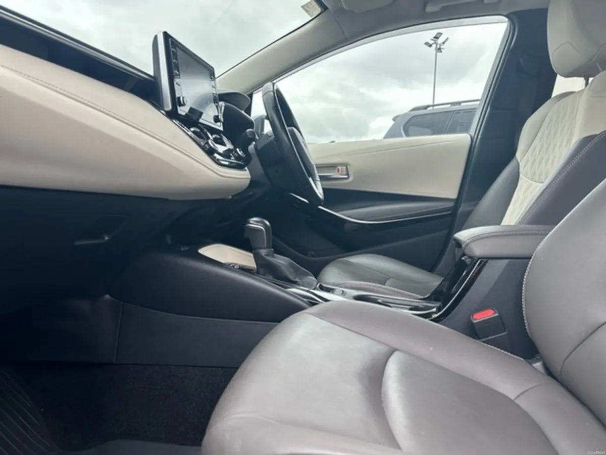 Toyota Corolla COROLLA HYBRID SOL SALOON - Image 6