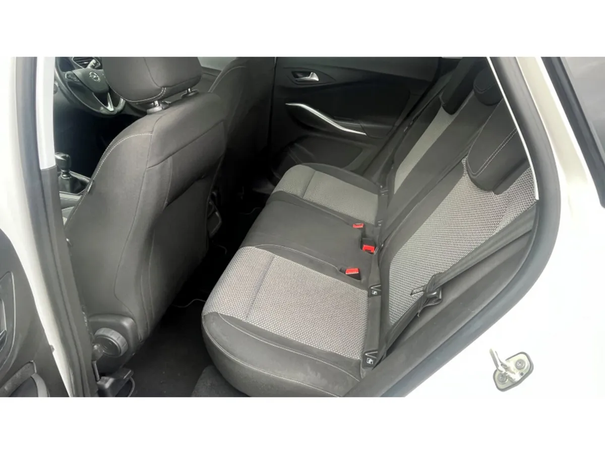 Opel Grandland X SC 1.6 TURBO D  120 BHP * Low Mil - Image 6